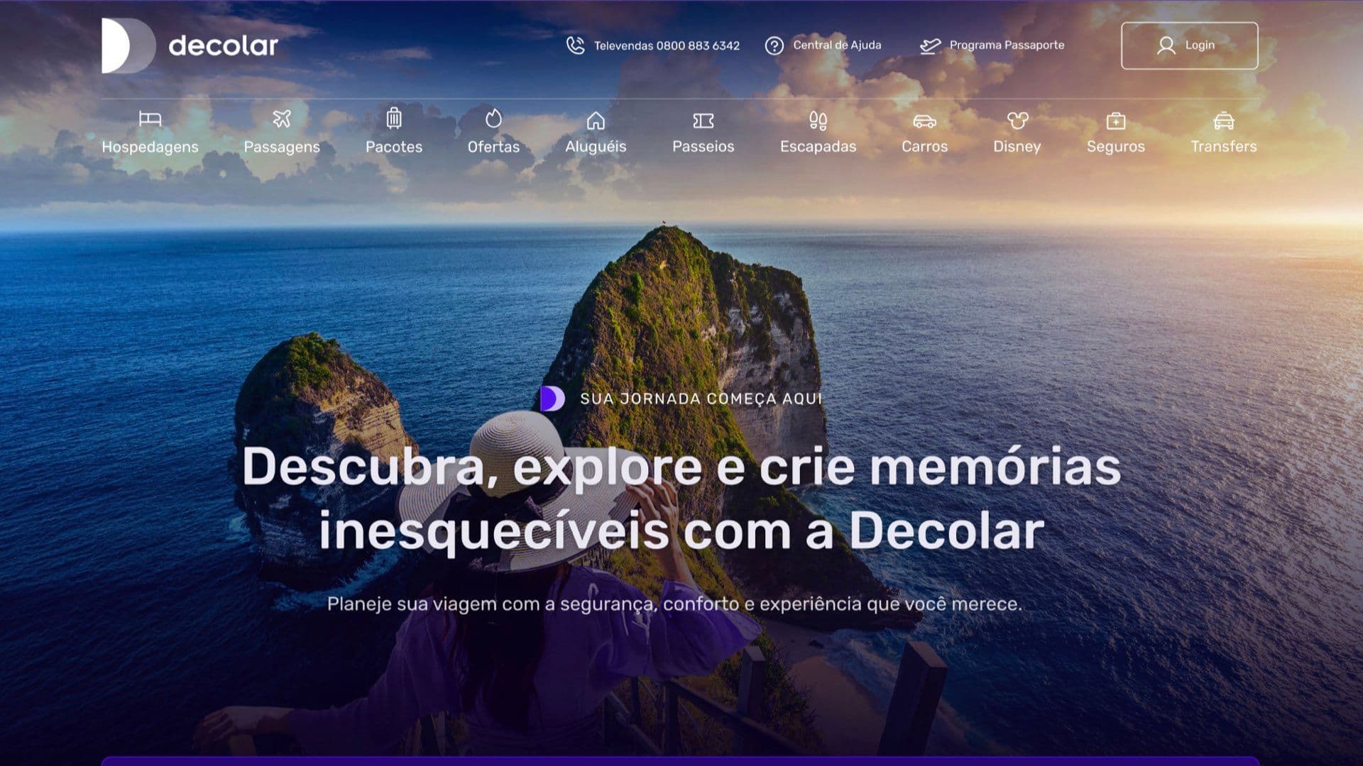 Decolar: Travel Booking Website & WebApp with Smart Search Suggestions Hero
